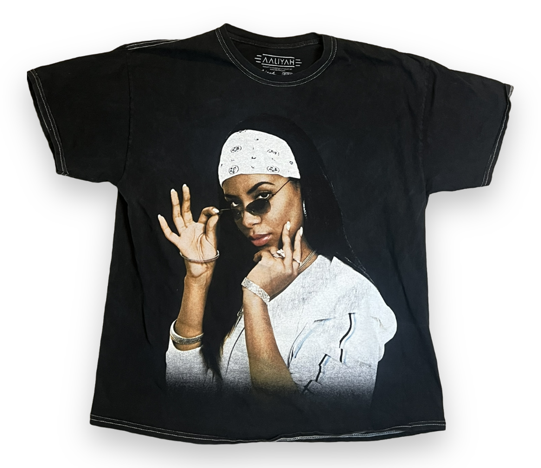 Aaliyah t shirt (XL)